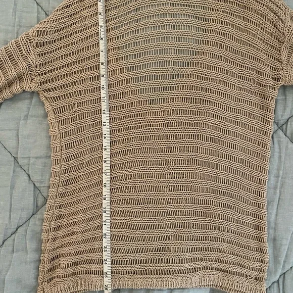 LAST CHANCE Women’s Long-Sleeved V-Necked Open Knit Sweater Size S - Picture 8 of 10